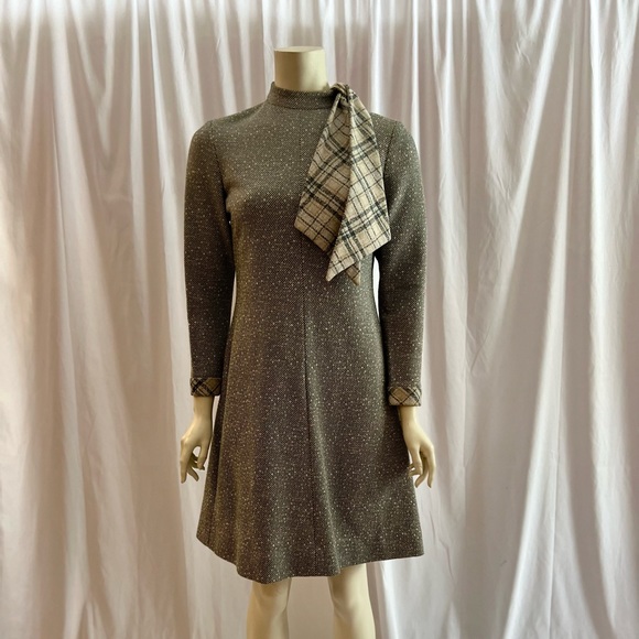 VINTAGE Leslie Fay double knit A-line dress with attached scarf. - Picture 7 of 11